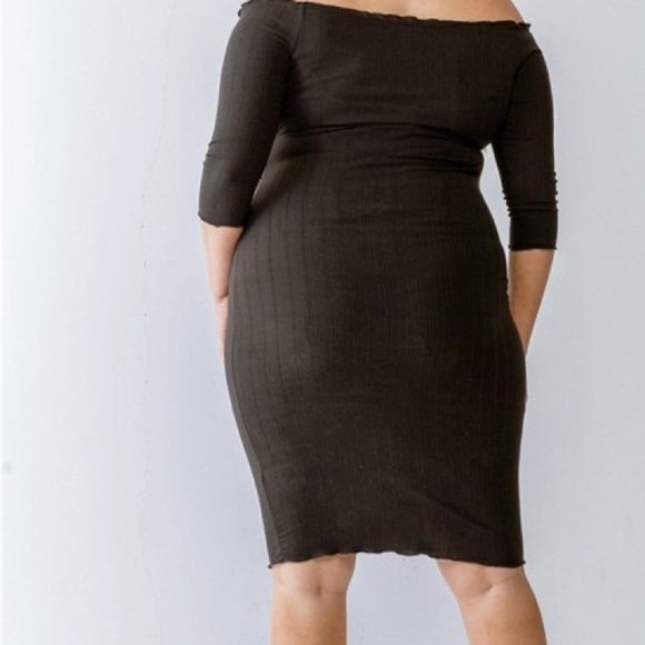 Chic Black Off-Shoulder Long Sleeve Dress - Picture 2 of 2